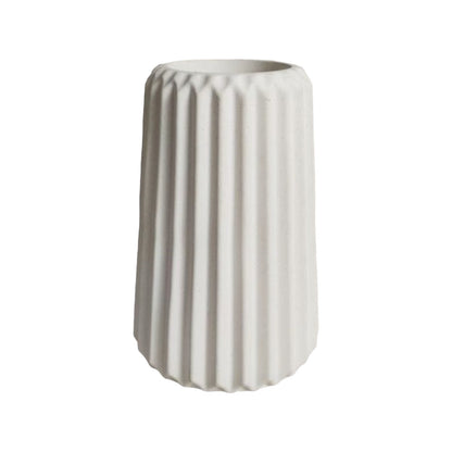Florero Adamaris en cemento 15x7 cm Blanco